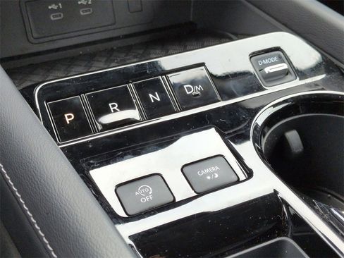 Used 2025 Nissan Murano SV image 11