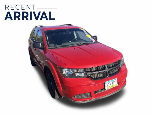 Used 2020 Dodge Journey SE w/ Blacktop Package FWD image 2