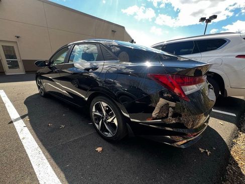 Used 2021 Hyundai Elantra Limited image 10