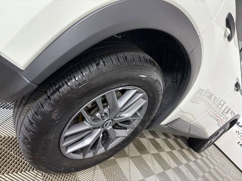 Used 2023 Nissan Rogue S image 31