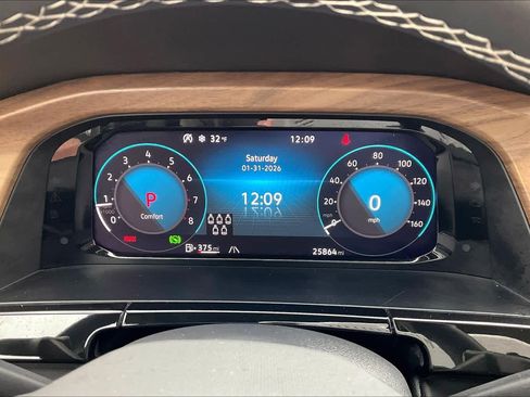 Used 2025 Volkswagen Atlas SE image 24