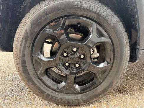 Used 2023 Jeep Compass Trailhawk AWD/4WD image 30