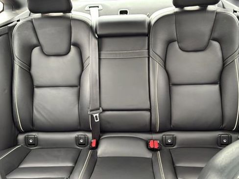 Used 2020 Volvo S90 T6 R-Design image 18