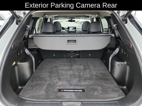 Used 2023 Mitsubishi Outlander SE image 32