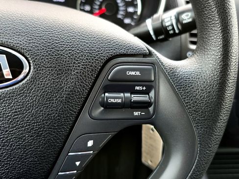 Used 2017 Kia Forte LX w/ LX Popular Package image 7