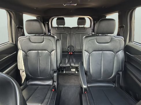 Used 2023 Jeep Grand Cherokee L Overland w/ Advanced Protech Group III AWD/4WD image 23