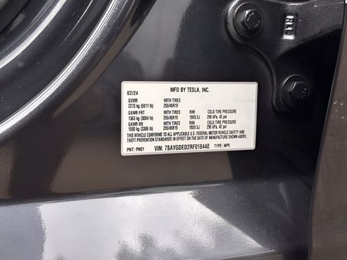 Used 2024 Tesla Model Y 2WD image 22