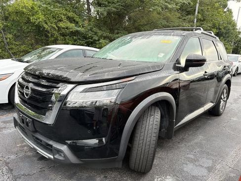Used 2022 Nissan Pathfinder SL w/ Cargo Package AWD/4WD image 1