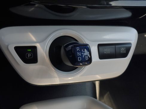 Used 2016 Toyota Prius Four FWD image 26