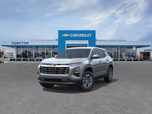 New 2026 Chevrolet Equinox LT w/ Convenience Package II FWD image 8