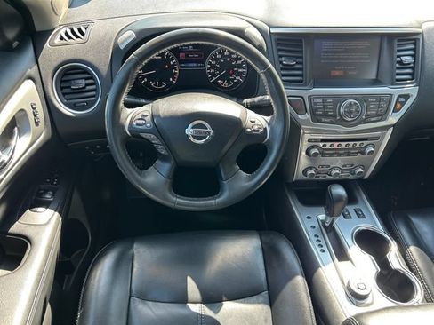 Used 2017 Nissan Pathfinder SL w/ SL Premium Package AWD/4WD image 16