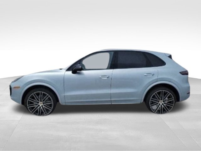Used 2022 Porsche Cayenne S AWD/4WD image 2