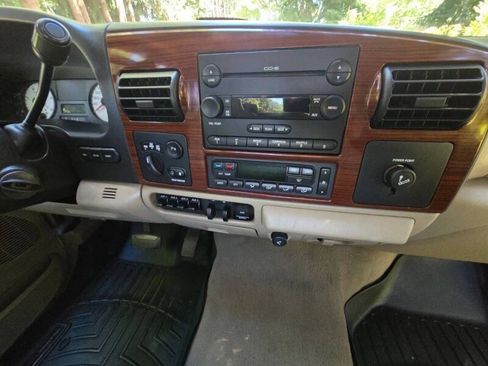 Used 2006 Ford F350 Lariat AWD/4WD image 13