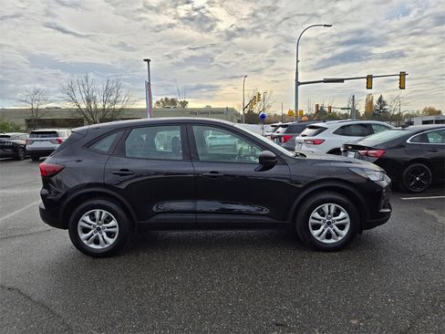 Used 2023 Ford Escape AWD image 4