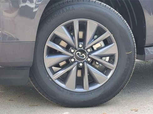 Certified 2025 INFINITI QX80 Pure image 4