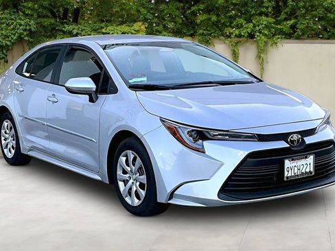 Used 2026 Toyota Corolla LE FWD image 1