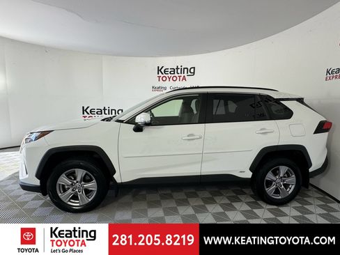 Certified 2025 Toyota RAV4 XLE AWD/4WD image 9