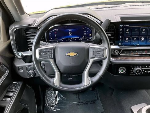 Used 2023 Chevrolet Silverado 1500 LT AWD/4WD image 20