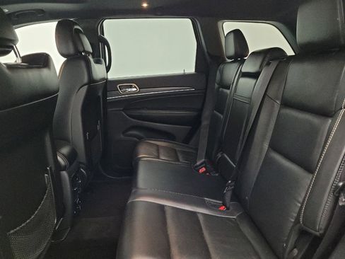 Used 2017 Jeep Grand Cherokee Limited image 18