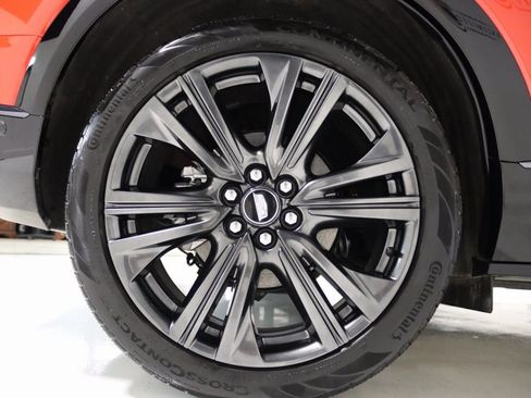 Used 2025 Cadillac Optiq Sport 2 w/ LPO, Floor Liner Package image 91