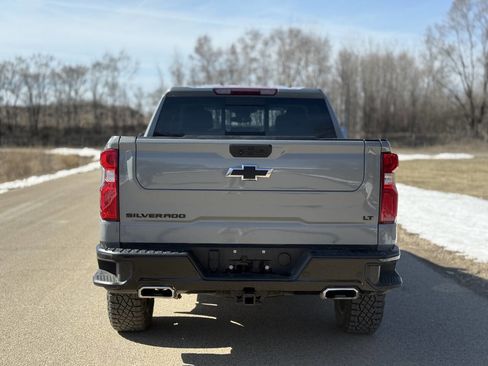 Used 2024 Chevrolet Silverado 1500 LT Trail Boss w/ Convenience Package II AWD/4WD image 7