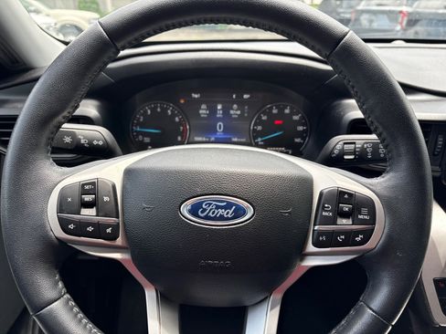 Used 2023 Ford Explorer XLT image 16