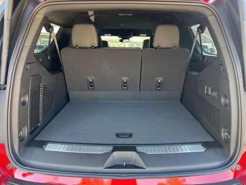 New 2025 Chevrolet Suburban Premier image 10