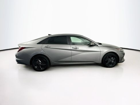 Used 2023 Hyundai Elantra SEL FWD image 10