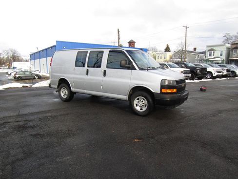 Used 2022 Chevrolet Express 2500 image 8