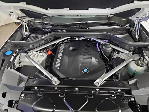 New 2026 BMW X5 sDrive40i w/ M Sport Package image 32