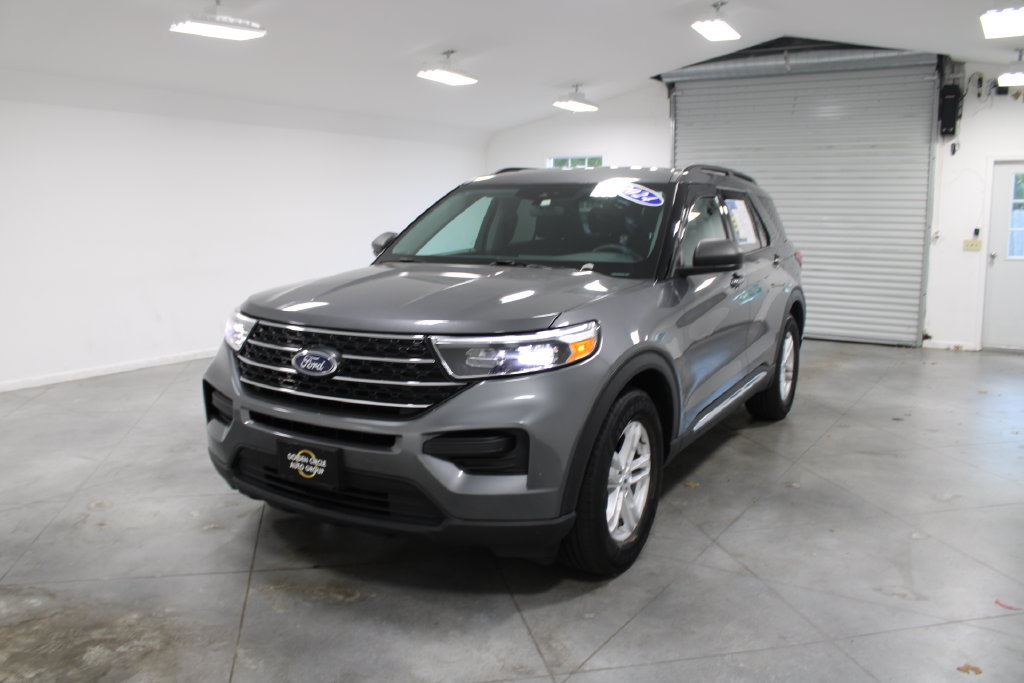 Used 2024 Ford Explorer XLT RWD image 4