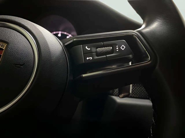 Used 2023 Porsche Macan AWD/4WD image 58
