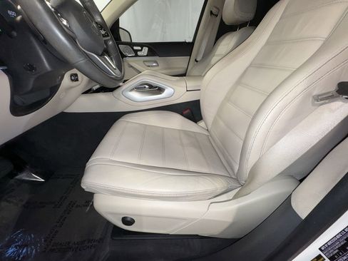 Used 2020 Mercedes-Benz GLE 580 GLE 580 w/ Parking Assist Package image 17