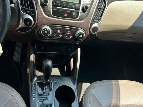 Used 2011 Hyundai Tucson GLS AWD/4WD image 9