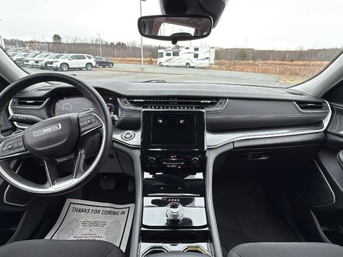 Used 2022 Jeep Grand Cherokee Laredo w/ Luxury Tech Group I image 26