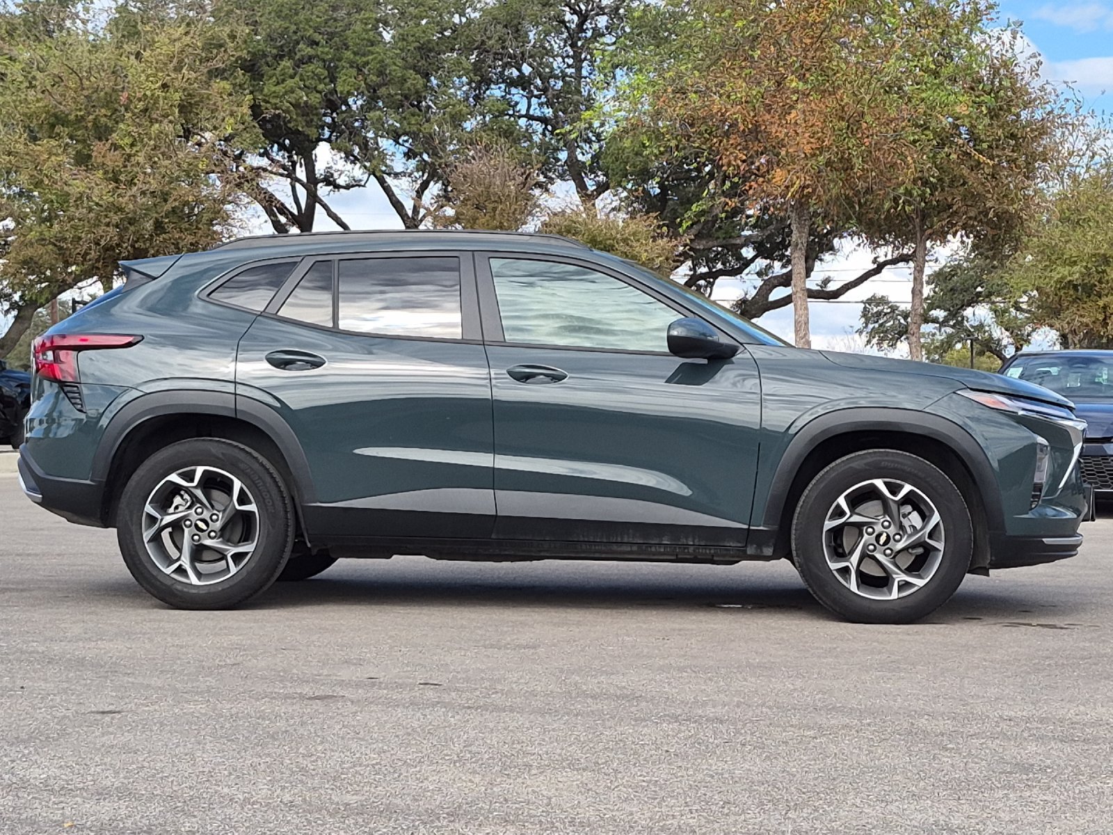 Used 2026 Chevrolet Trax LT FWD image 6