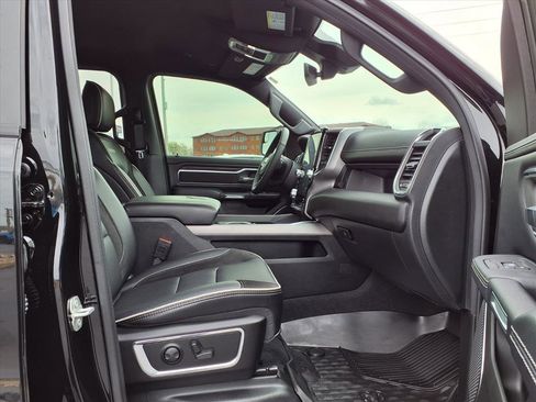 Used 2025 RAM 1500 Laramie w/ Sport Appearance Package image 33