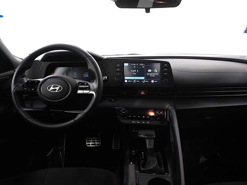 Certified 2025 Hyundai Elantra Sport image 13