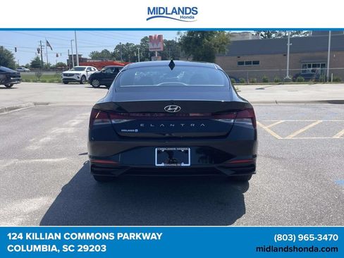 Used 2023 Hyundai Elantra SEL w/ Convenience Package FWD image 5