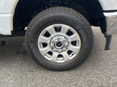 Used 2024 Ford F250 XLT image 10