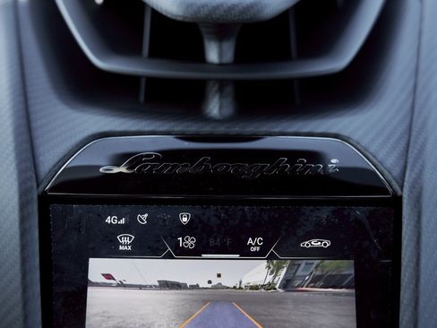 Used 2025 Lamborghini Revuelto Base image 73