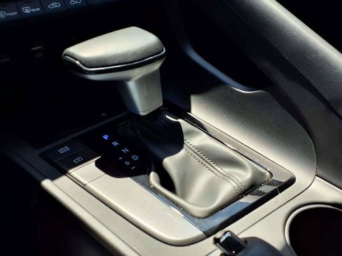 Certified 2025 Hyundai Elantra Sport FWD image 17