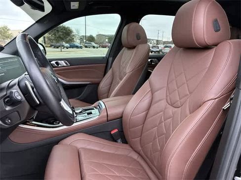 Used 2023 BMW X5 xDrive40i w/ Climate Comfort Package image 17