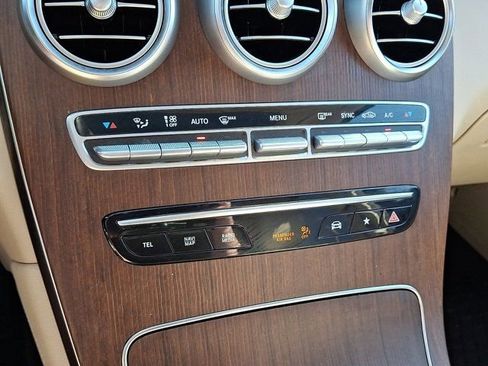 Used 2021 Mercedes-Benz GLC 300 GLC 300 image 21