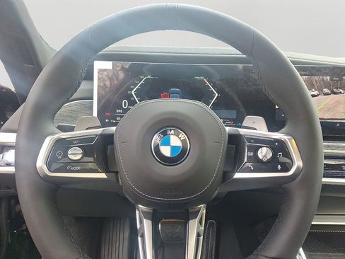 Used 2025 BMW 760i xDrive w/ Executive Package image 20