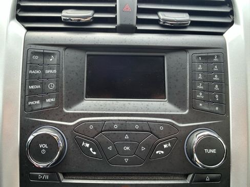 Used 2015 Ford Fusion SE FWD image 22