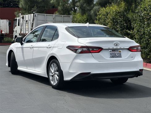 Used 2023 Toyota Camry LE FWD image 5