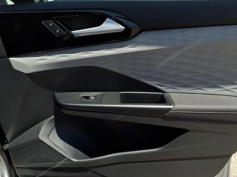 Certified 2024 Volkswagen Taos S FWD image 26
