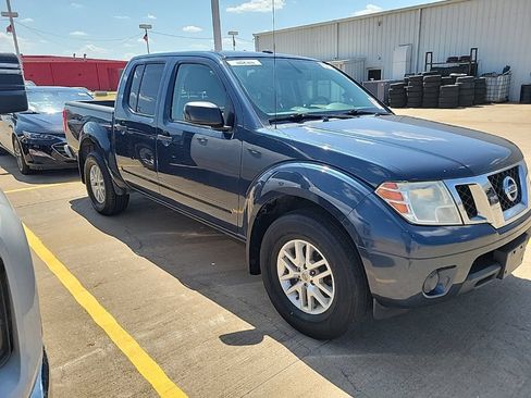 Used 2017 Nissan Frontier SV RWD image 3