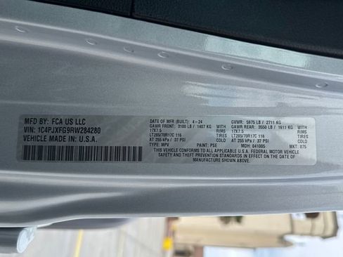 Used 2024 Jeep Wrangler Rubicon image 17